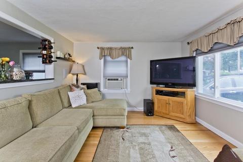 38 Martha St, Chicopee, MA 01020 photo 14