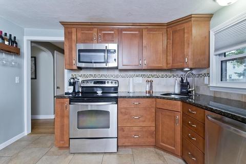 38 Martha St, Chicopee, MA 01020 photo 5