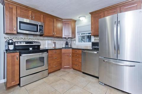 38 Martha St, Chicopee, MA 01020 photo 3
