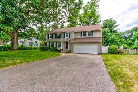 24 Venture Dr, Springfield, MA 01119 photo 2