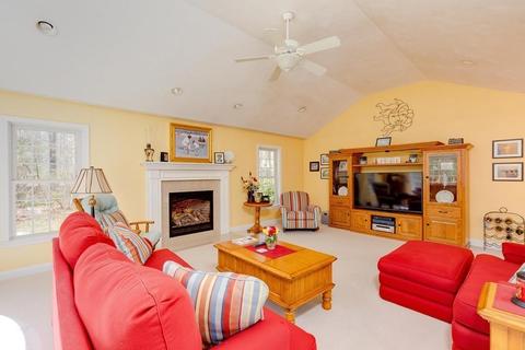 62 Walter Dr, Raynham, MA 02767 photo 8