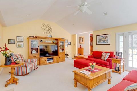 62 Walter Dr, Raynham, MA 02767 photo 9