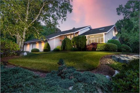 24 Blacksmith Way, Saugus, MA 01906 photo 1