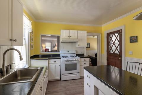 38 Briggs St, Easthampton, MA 01027 photo 12