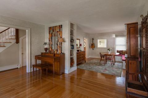 38 Briggs St, Easthampton, MA 01027 photo 3