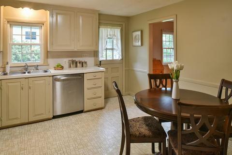 7 Hickory Ln, Beverly, MA 01915 photo 10
