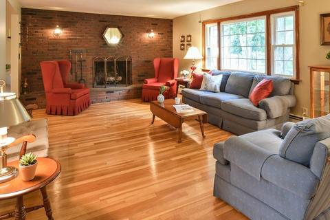 7 Hickory Ln, Beverly, MA 01915 photo 3