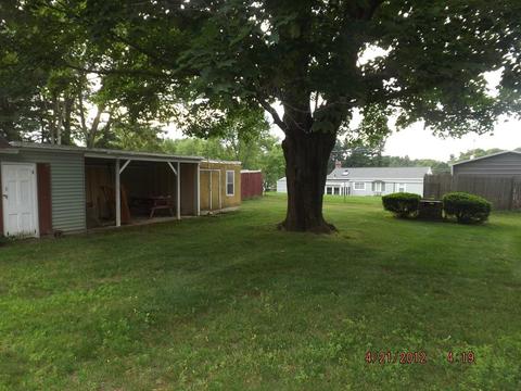148 Parkerview St, Springfield, MA 01129 photo 2