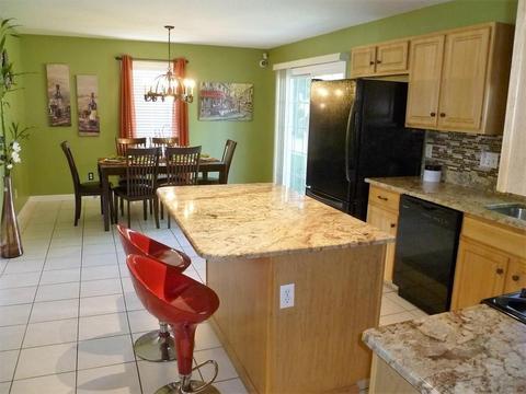 38 Martha St, Springfield, MA 01151 photo 8