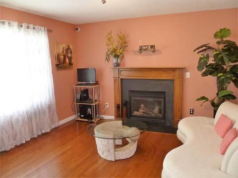 38 Martha St, Springfield, MA 01151 photo 4