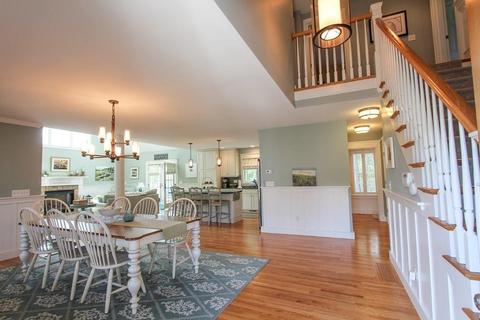 207 Pheasant Hill Cir, Barnstable, MA 02635 photo 3