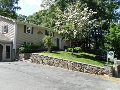 18 Mill St, Middleton, MA 01949 photo 2