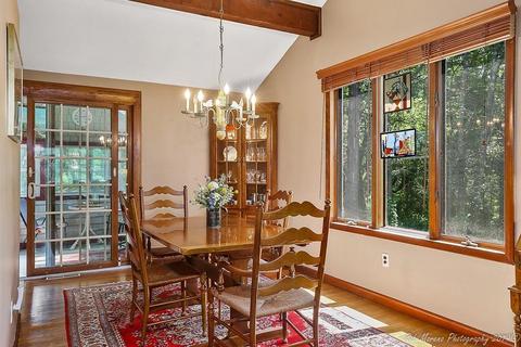27 Warren St, Georgetown, MA 01833 photo 5
