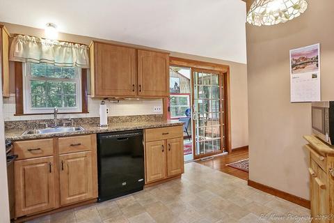 27 Warren St, Georgetown, MA 01833 photo 8