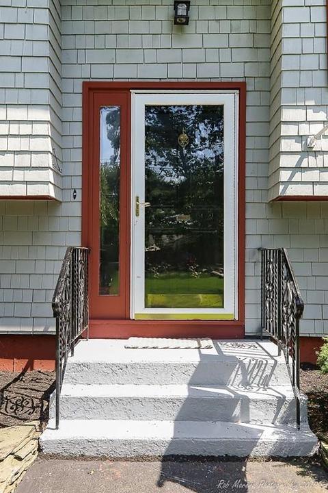 27 Warren St, Georgetown, MA 01833 photo 2