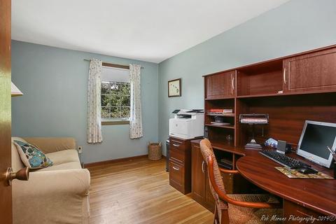 27 Warren St, Georgetown, MA 01833 photo 9