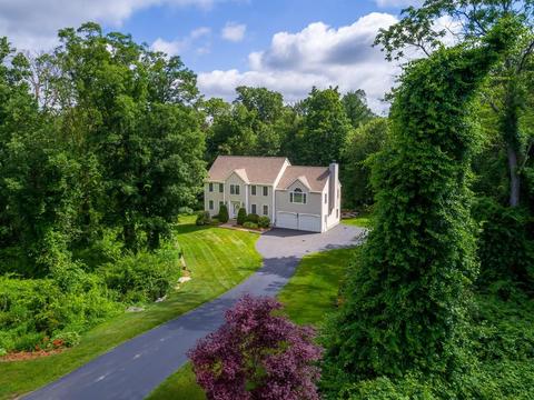 48 Peach Tree Dr, Sutton, MA 01590 photo 1