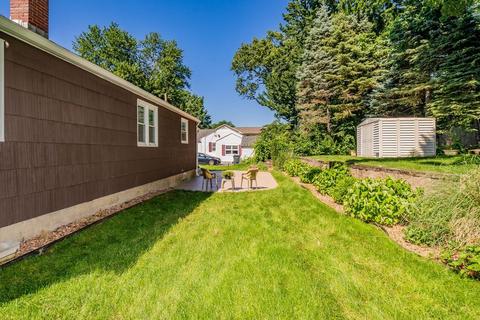 91 Mildred Ave, Springfield, MA 01104 photo 9