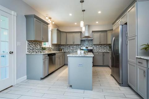 17 Dixfield Rd, Worcester, MA 01606 photo 4