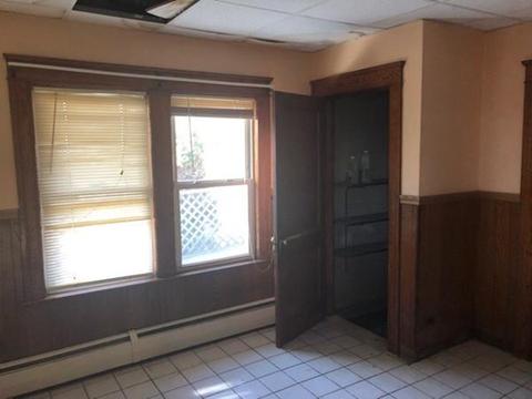 5 Stratfield St, Worcester, MA 01604 photo 2