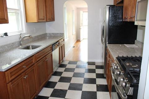 17 Eames St, Framingham, MA 01702 photo 11