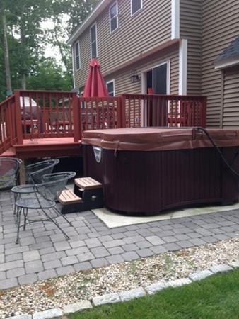 101 Frontier Dr, Pelham, NH 03076 photo 4