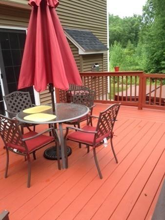 101 Frontier Dr, Pelham, NH 03076 photo 5