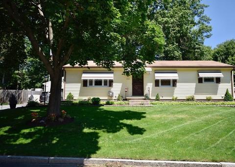 90 Corey Rd, Springfield, MA 01128 photo 1
