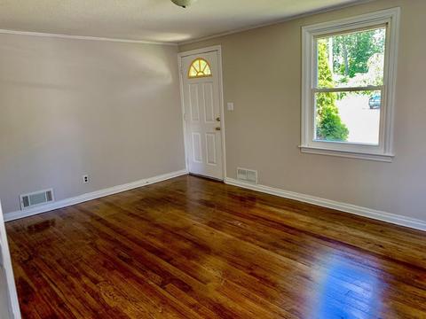 89 Midway St, Springfield, MA 01151 photo 5