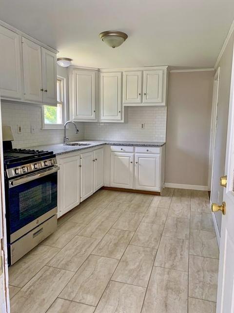 89 Midway St, Springfield, MA 01151 photo 4