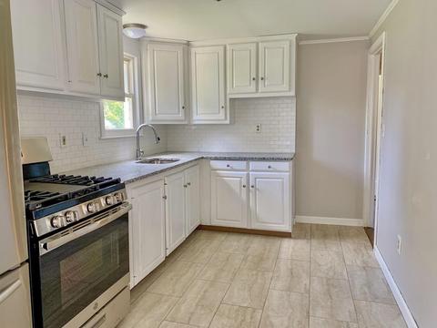 89 Midway St, Springfield, MA 01151 photo 2