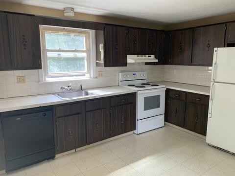 34 3rd St #B, Webster, MA 01570 photo 4