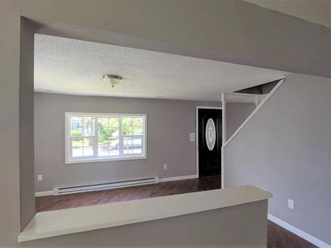 77 Haskin St, Springfield, MA 01109 photo 6