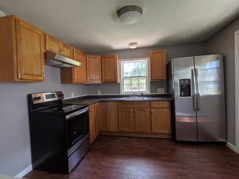 77 Haskin St, Springfield, MA 01109 photo 3