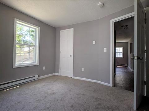 77 Haskin St, Springfield, MA 01109 photo 11