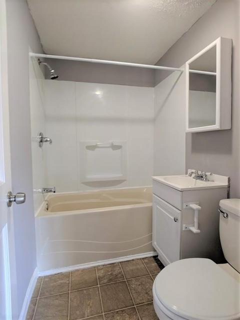 77 Haskin St, Springfield, MA 01109 photo 10