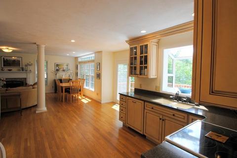 32 Shore Dr, Upton, MA 01568 photo 5
