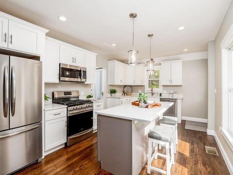 23 Locust St, Reading, MA 01867 photo 5