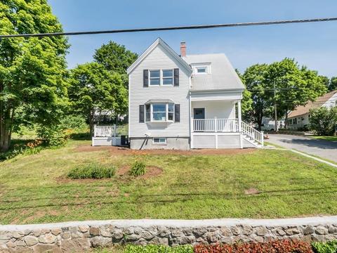23 Locust St, Reading, MA 01867 photo 2