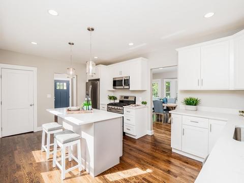 23 Locust St, Reading, MA 01867 photo 3