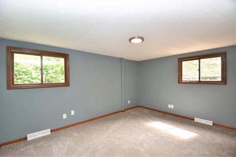 63 Standish St, Worcester, MA 01604 photo 10