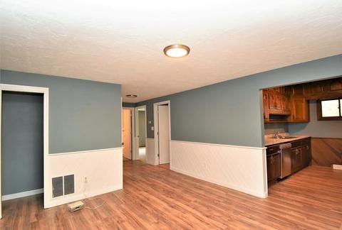 63 Standish St, Worcester, MA 01604 photo 5