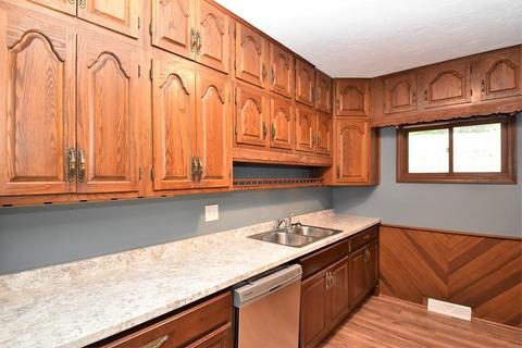 63 Standish St, Worcester, MA 01604 photo 3