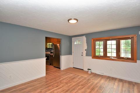 63 Standish St, Worcester, MA 01604 photo 4