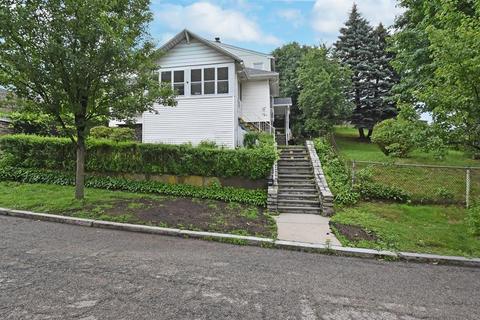 63 Standish St, Worcester, MA 01604 photo 1