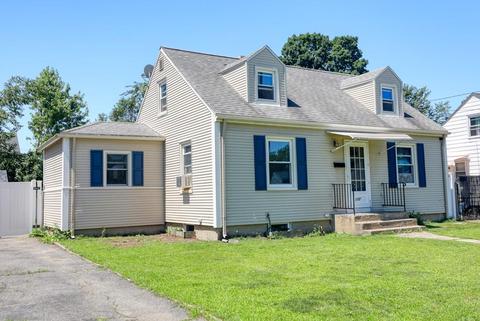 172 Windemere St, Springfield, MA 01104 photo 2