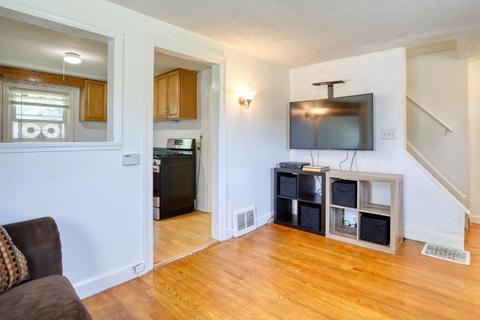 172 Windemere St, Springfield, MA 01104 photo 11