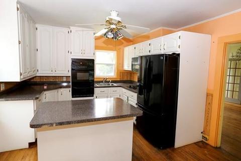 15 Parker St, Maynard, MA 01754 photo 4