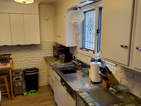 31 Fenimore Blvd, Springfield, MA 01108 photo 3