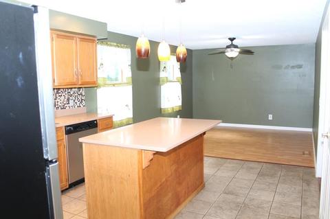 19 Stephanie Cir, Springfield, MA 01129 photo 8
